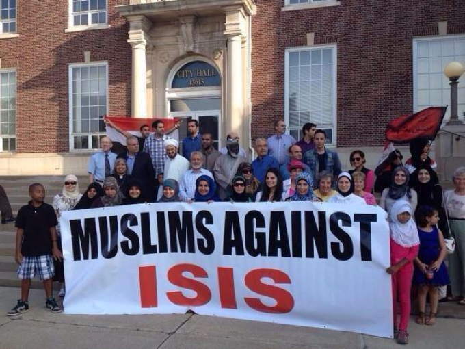 07_Muslims_ag_ISIS
