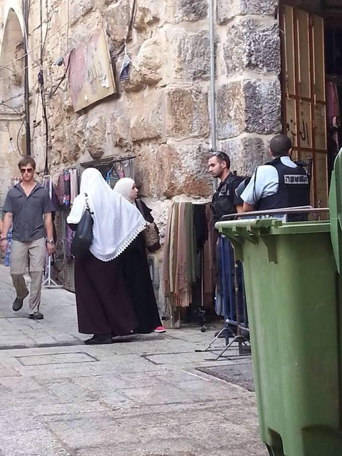 46_IOF_prevented_this_Palestinian_woman_from_entering_Al_Aqsa_Mosque